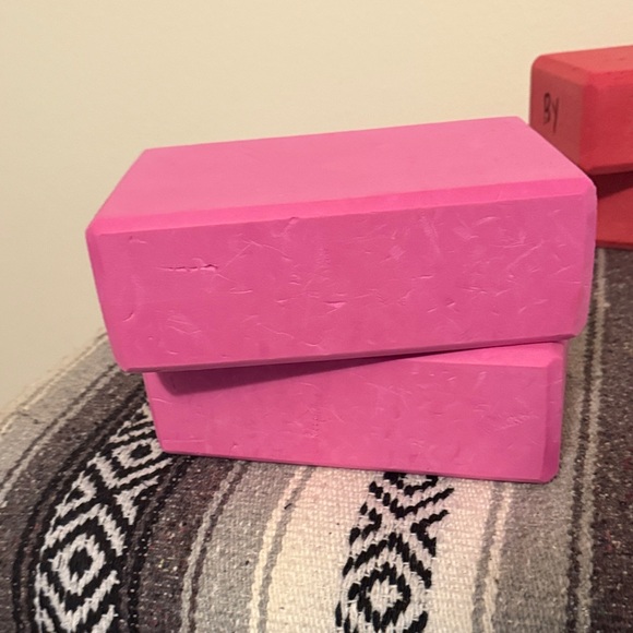 Pink Yoga/Exercise Blocks - Picture 4 of 7